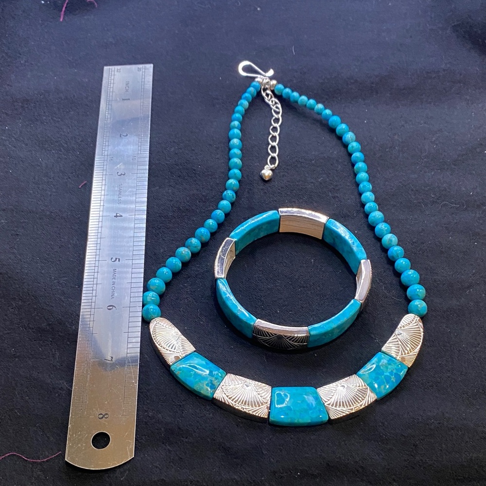 Howlite and Silver Women's Necklace and Bracelet Set - Picture 6 of 7